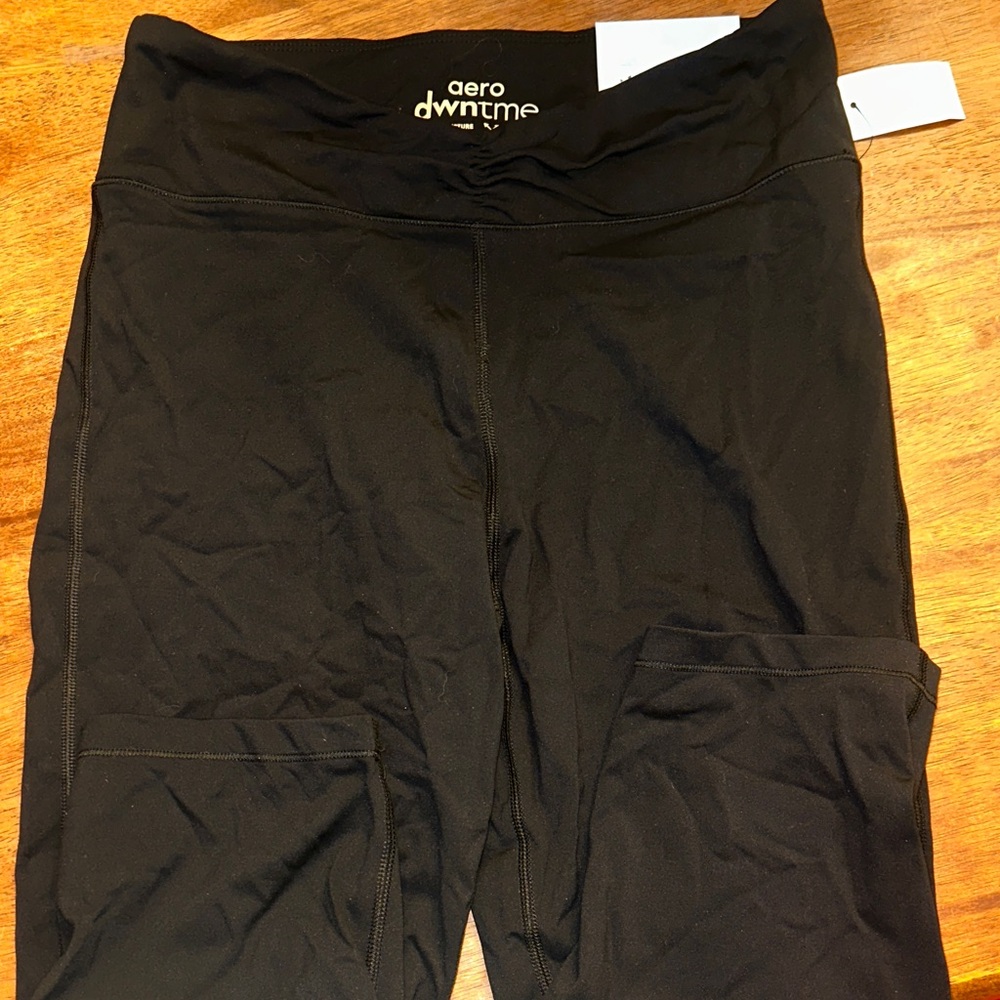 Aero dwntme women’s black capris